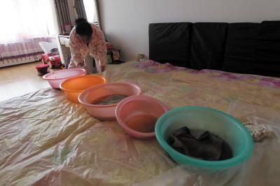 加查楼上漏水，住户失联，小区没物管，业主维权难！律师来支招……